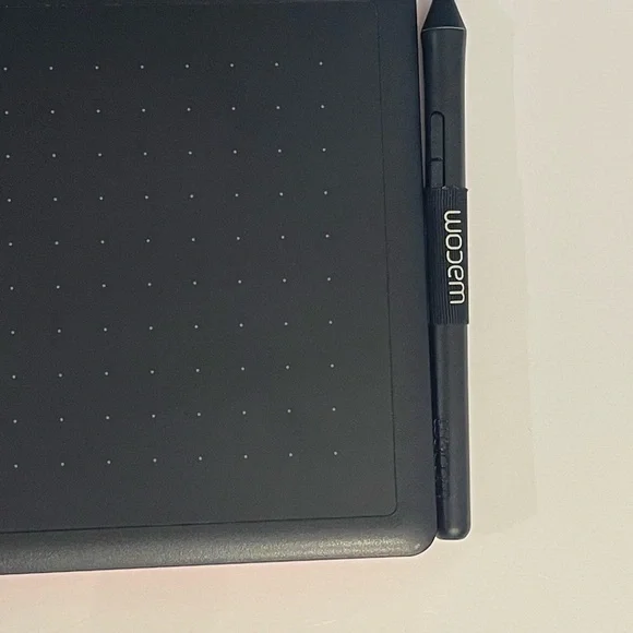 One by Wacom Small Drawing Tablet